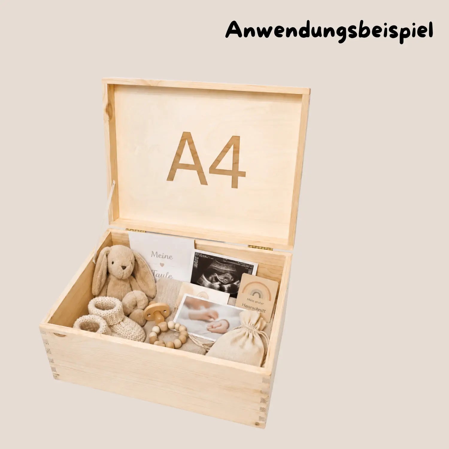 Leichte holz allzweckbox a4 mit gravur und scharnierdeckel enthält babyartikel wie plüschhase und ultraschallfotos