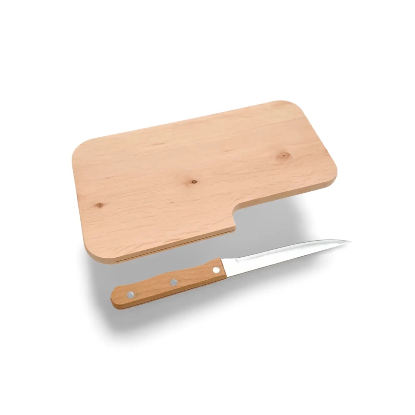 Lightfarbiges schneidebrett aus erlenholz mit integrierter messeraussparung und messer mit holzgriff und edelstahlklinge